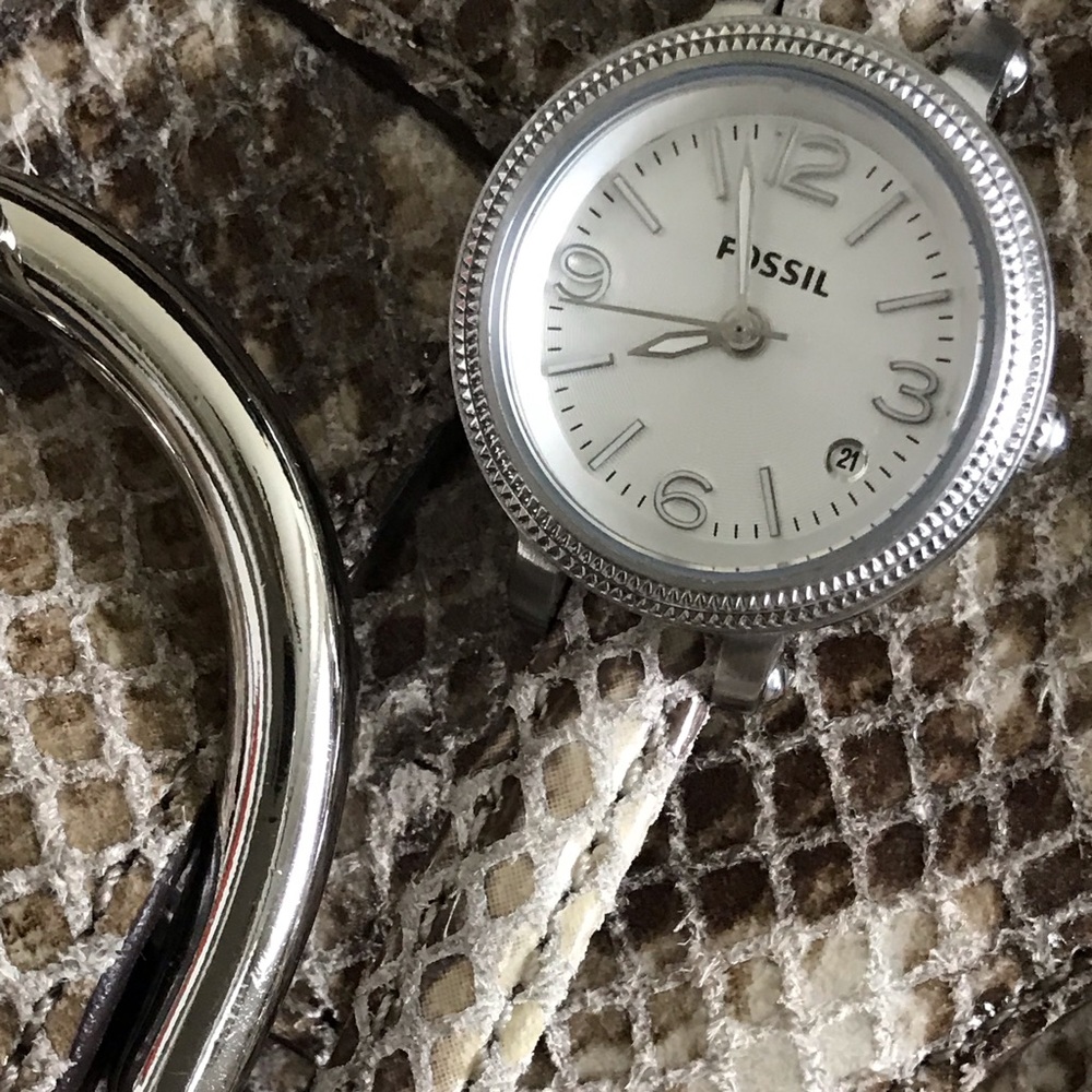 Matched Set! Coach Bag, Fossil Watch & Js Sandals - image 5